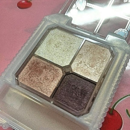 ジュエリングアイズ RD784 うぬぼれ/MAJOLICA MAJORCA/アイシャドウパレットを使ったクチコミ(2枚目)