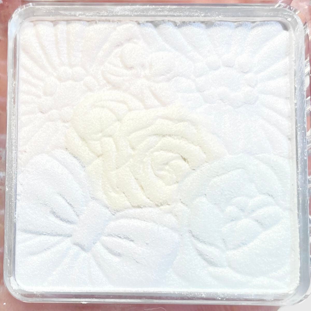 グロウフルールハイライター/キャンメイク/パウダーハイライトを使ったクチコミ(4枚目)