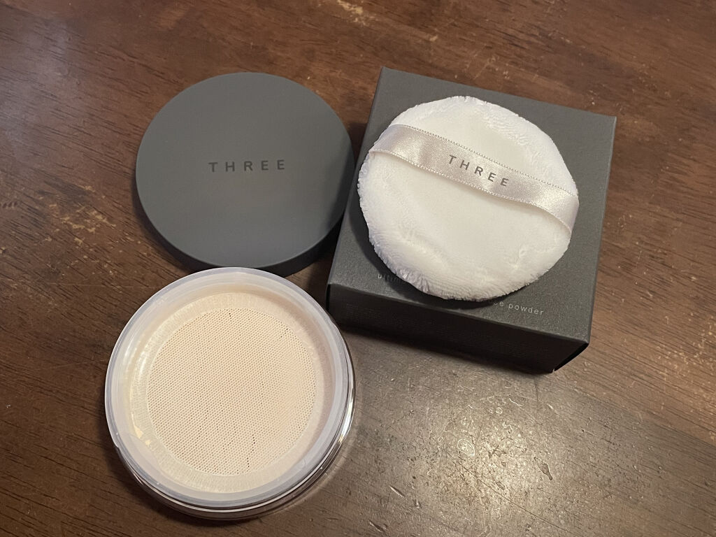 アルティメイトダイアフェネス ルースパウダー/THREE/ルースパウダーを使ったクチコミ（3枚目）