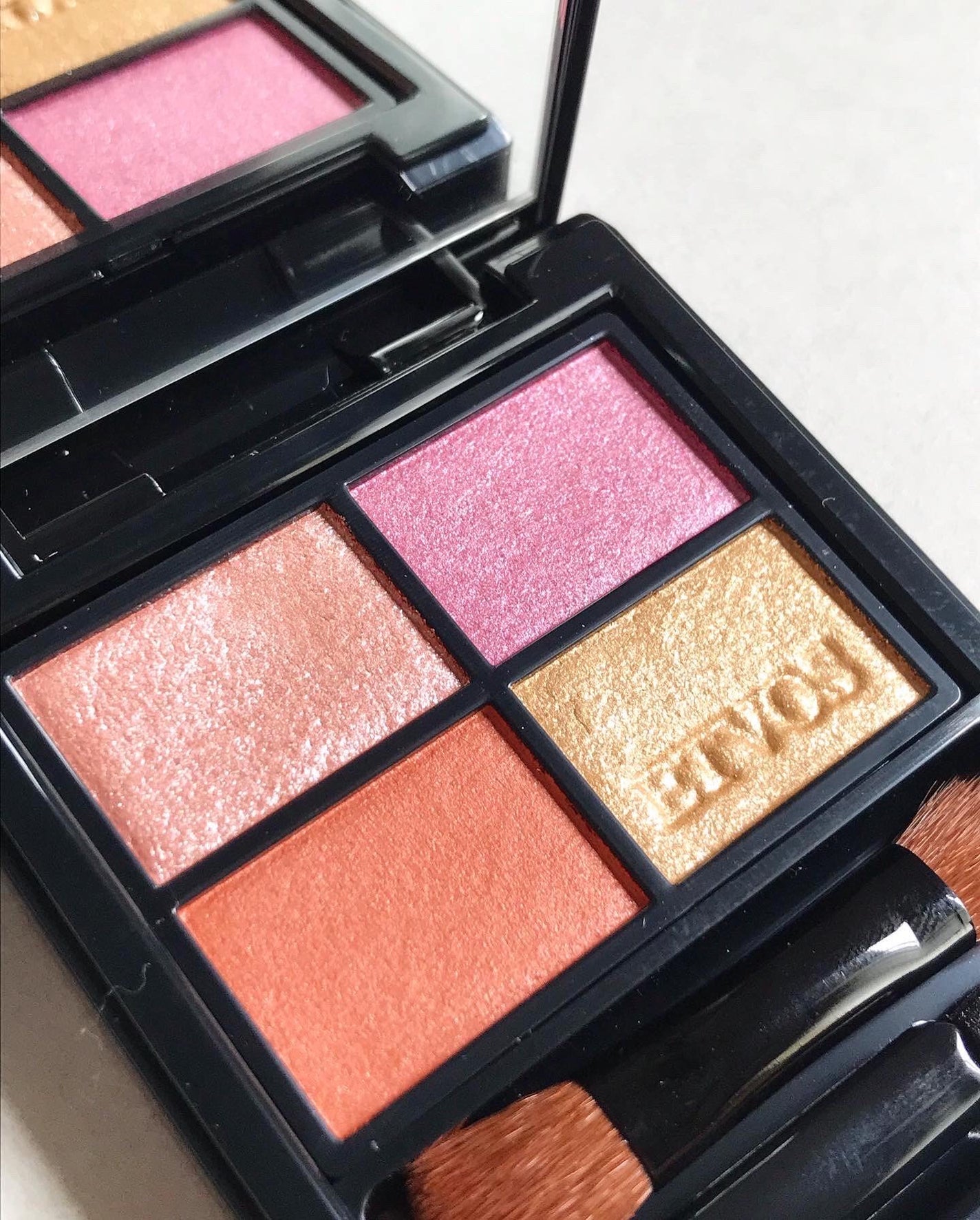 ミネラルクラッシィシャドー/エトヴォス/アイシャドウパレットを使ったクチコミ(3枚目)