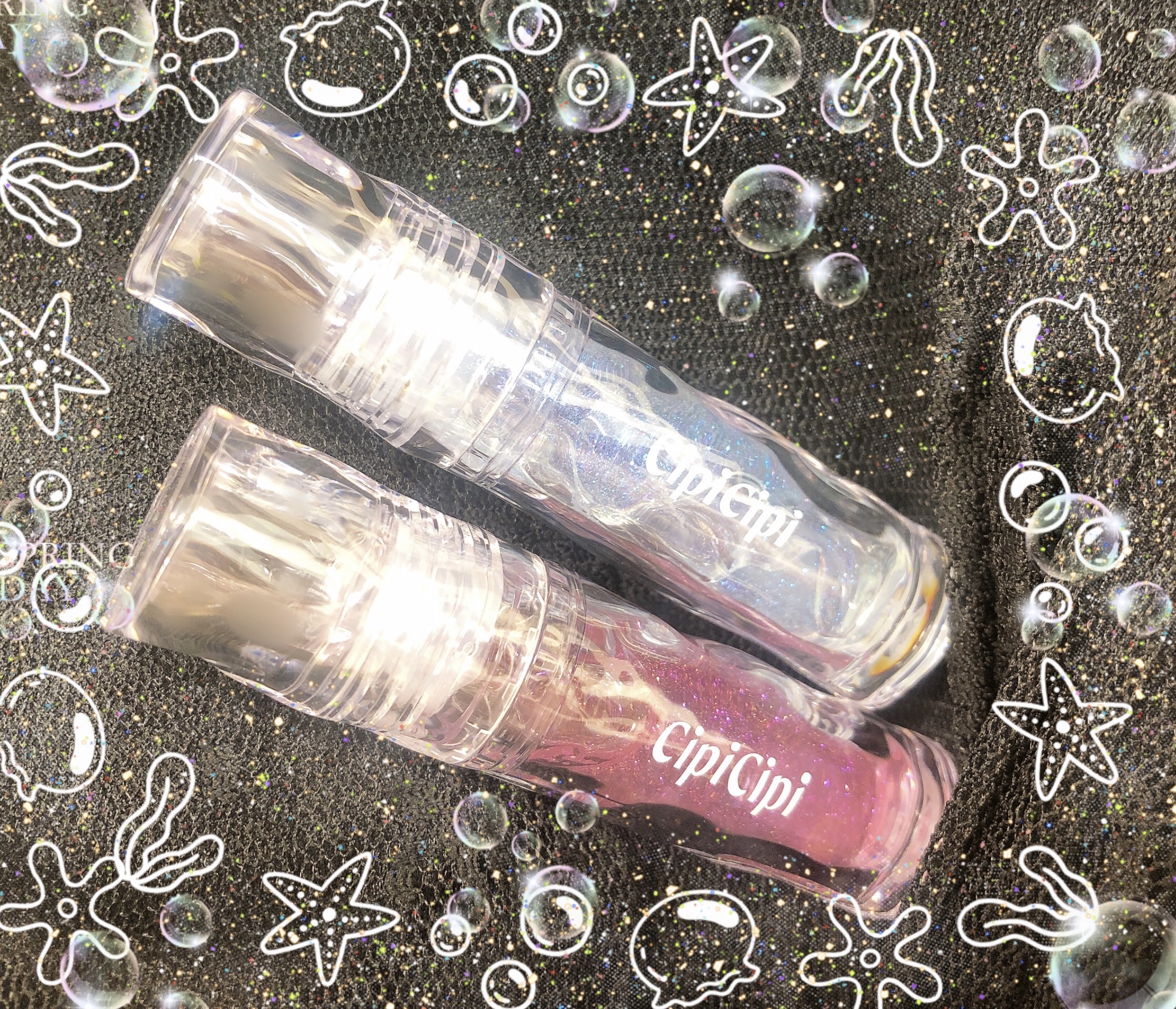 ★ CipiCipi ★
★ ガラスプランパー ★
★ 01 はちみつピンク & 02 みずあめブルー ★
✼••┈┈••✼••┈┈••✼••┈┈••✼••┈┈••✼
❤️
パケが、波のように凸凹していてキラキラで、コロンとした感じがドンピ