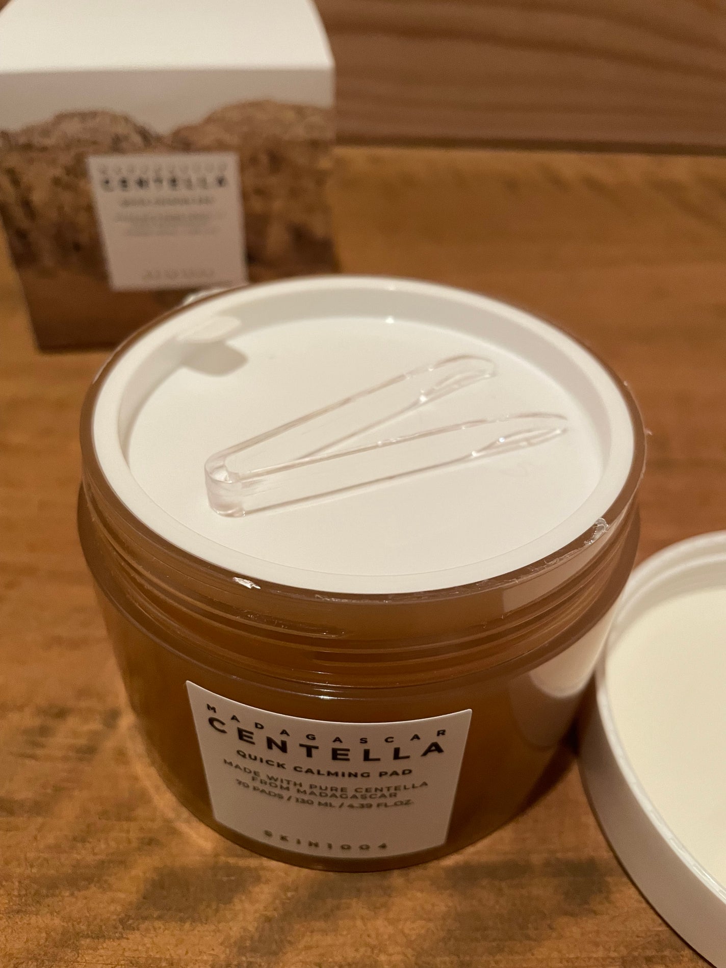 山本 あゆみ on LIPS 「美容液がたっぷり含んでいてパッドは薄めですが大きめです。肌にし..」(2枚目)