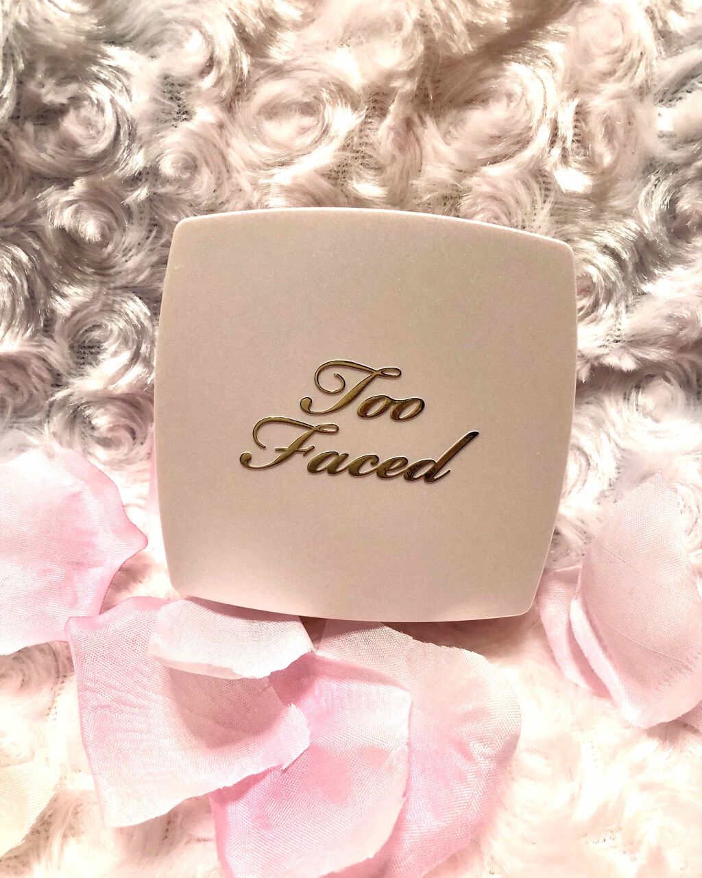 プライムド & ポアレス + フェイス パウダー/Too Faced/プレストパウダーを使ったクチコミ(2枚目)
