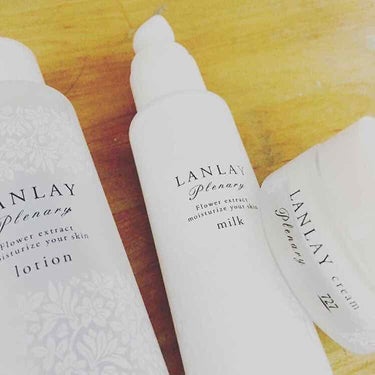 私のスキンケアです！
スキンケアは全部727のLANLAY Plenaryを、

ずっとこれなのであまり他のを使ったことがないのですが、もうほんとにお気に入りです。

夜は洗顔(727の違う商品)→化粧