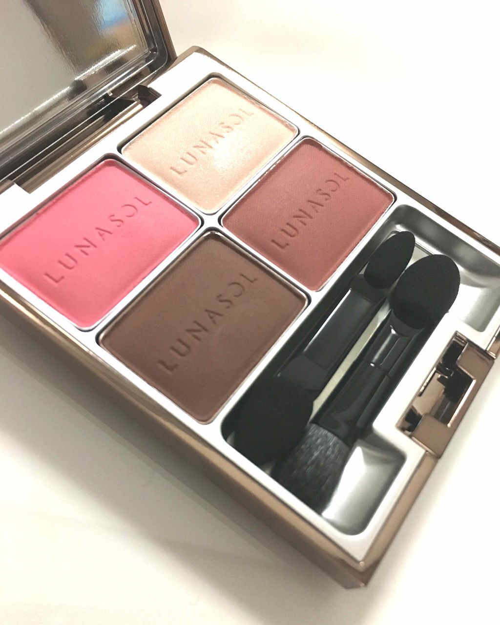 マカロングロウアイズ/LUNASOL/アイシャドウパレットを使ったクチコミ(1枚目)