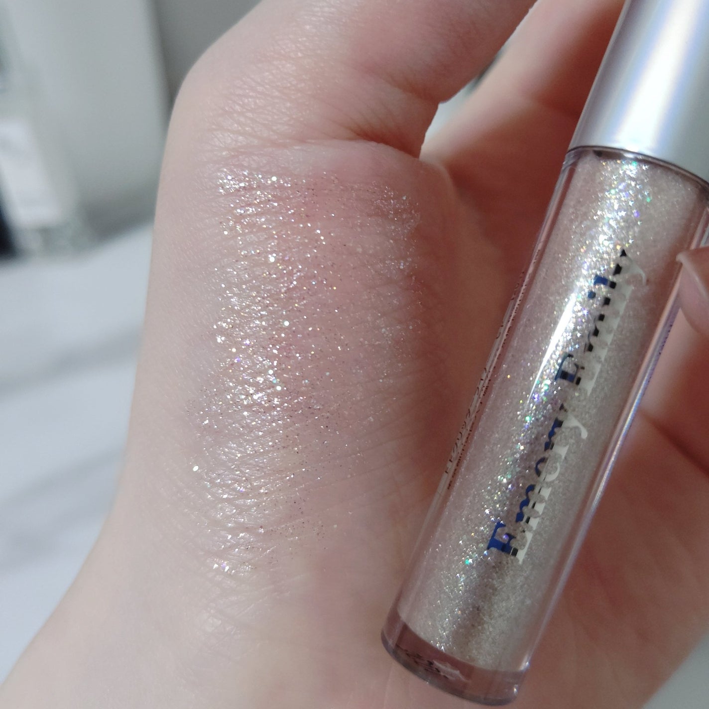 ドリーミー グリッターライナー/Emery Emily/グリッターを使ったクチコミ(3枚目)