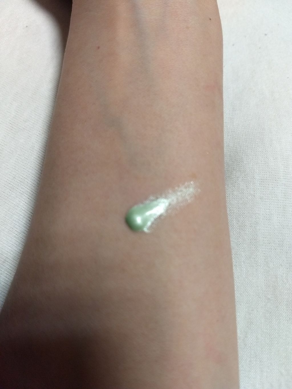 シャイニーグロウアイズD/DAISO/ジェル・クリームアイシャドウを使ったクチコミ（3枚目）