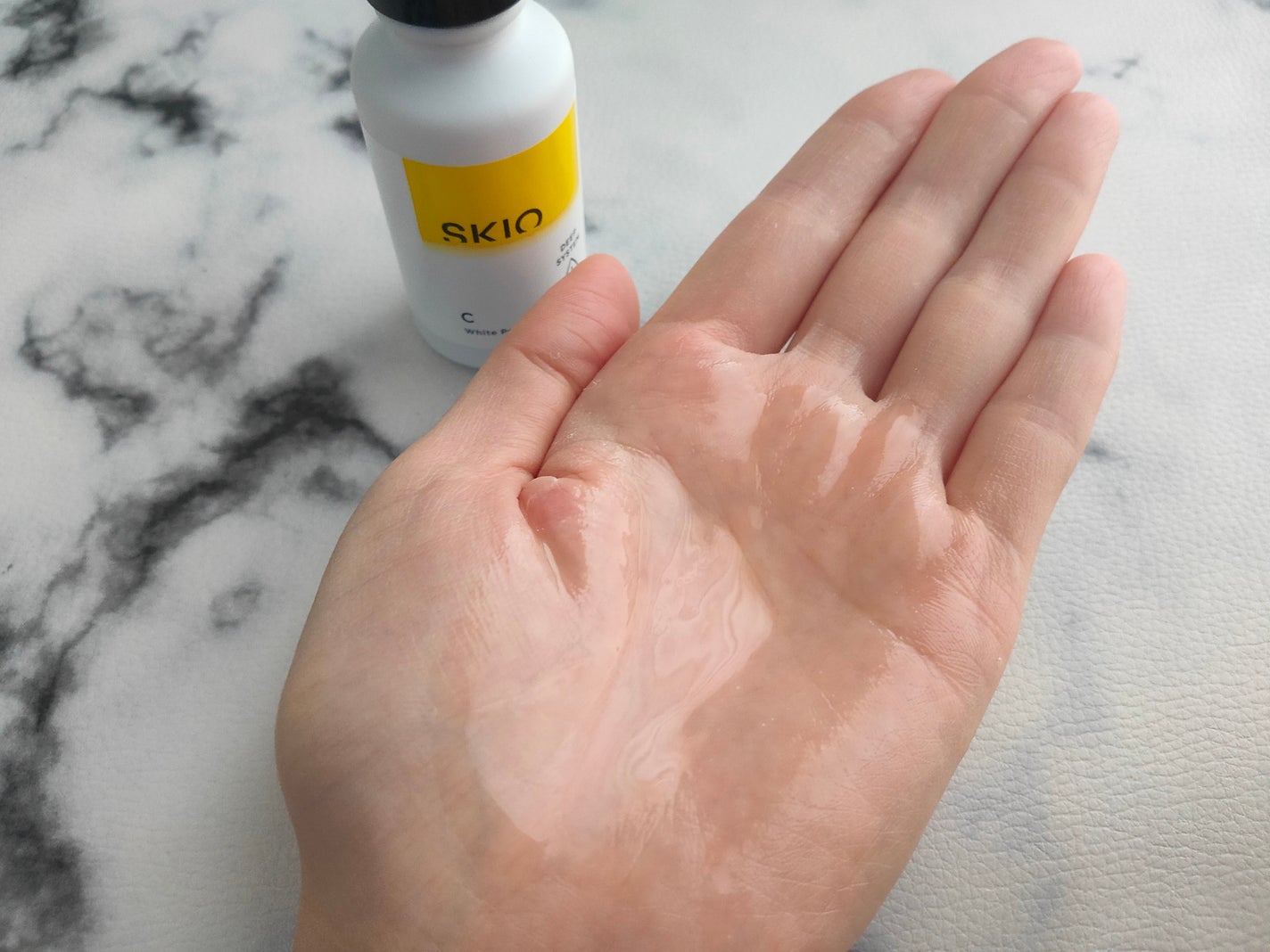 VC ホワイトピールセラム/SKIO/ブースター・導入液を使ったクチコミ(4枚目)