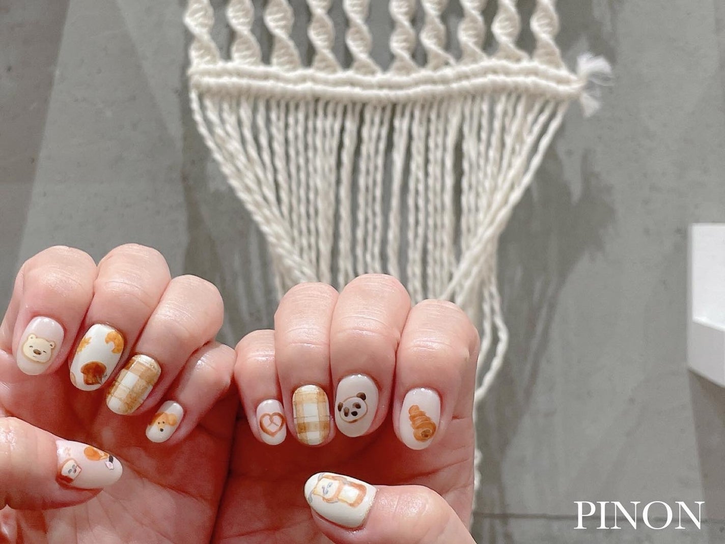 shino on LIPS 「絵本シリーズ☺︎パンどろぼうネイル💅 マットコートでほわっとし..」(2枚目)