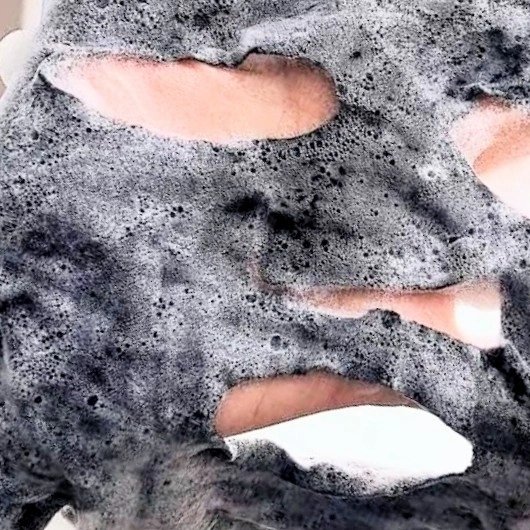 PAX MOLY バブルマスクのクチコミ「PAXMOLY　
バブルマスク

炭を使用したシートと真珠を配合したスペシャルケアマスク❣️
.....」（3枚目）