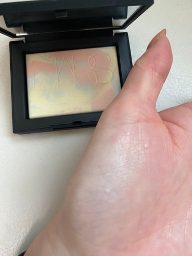 ライトリフレクティング プリズマティックパウダー/NARS/プレストパウダーを使ったクチコミ（2枚目）