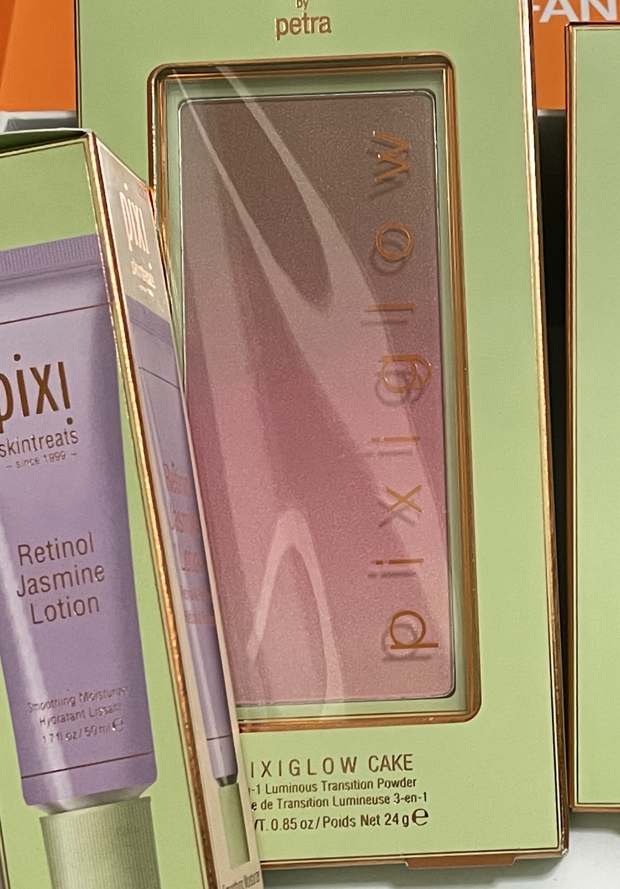 PIXI GLOW Cake Blush/pixi beauty/パウダーチークを使ったクチコミ（2枚目）