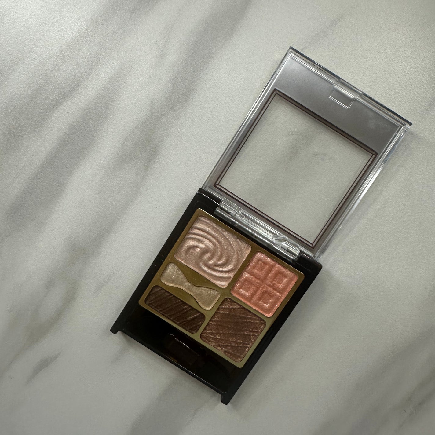 プレミアムガトーシャドウ/スウィーツ スウィーツ/アイシャドウパレットを使ったクチコミ(2枚目)