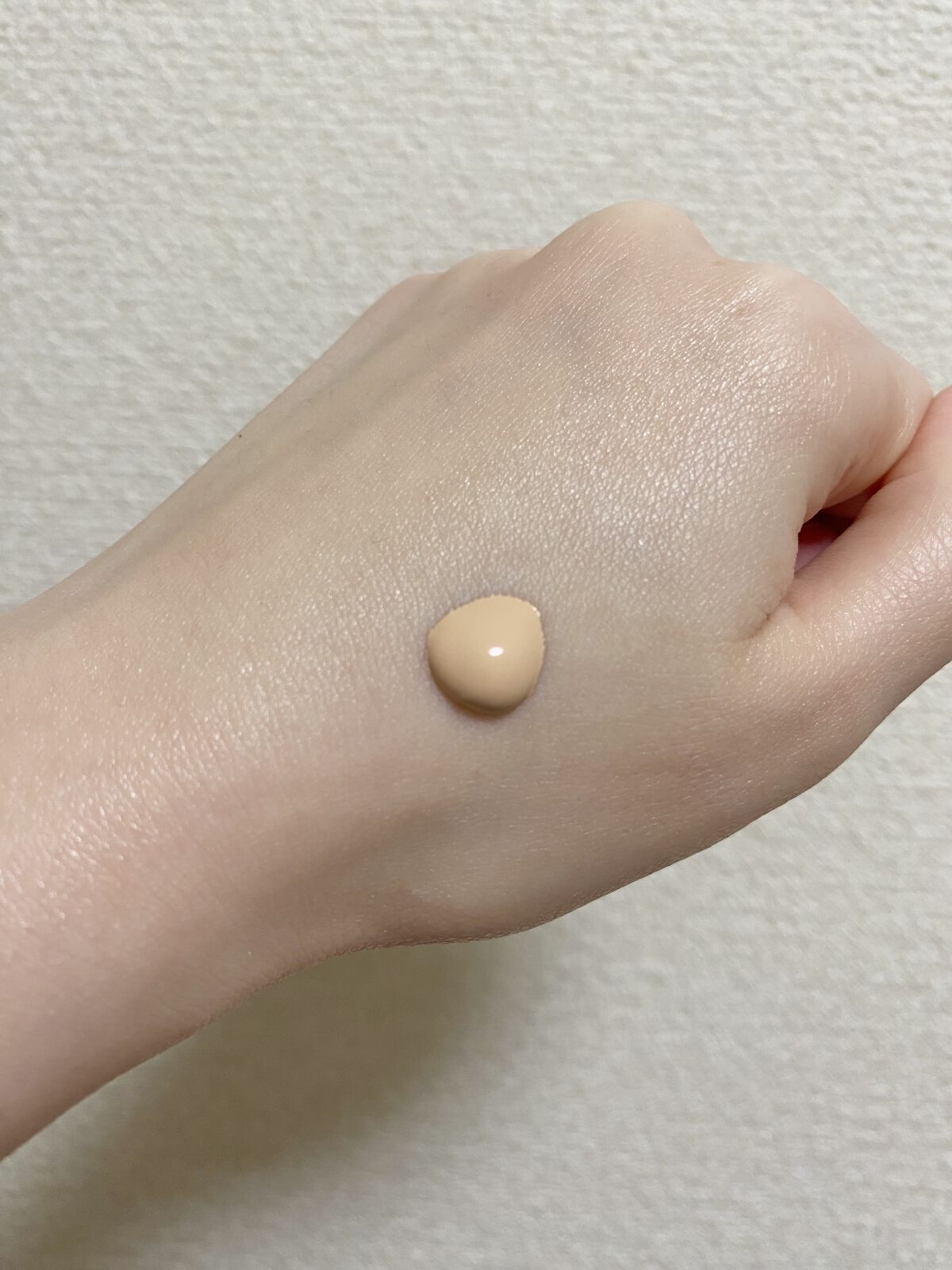 アンディヴァイデッド シアーファンデーション SG01/アーレス/リキッドファンデーションを使ったクチコミ（3枚目）