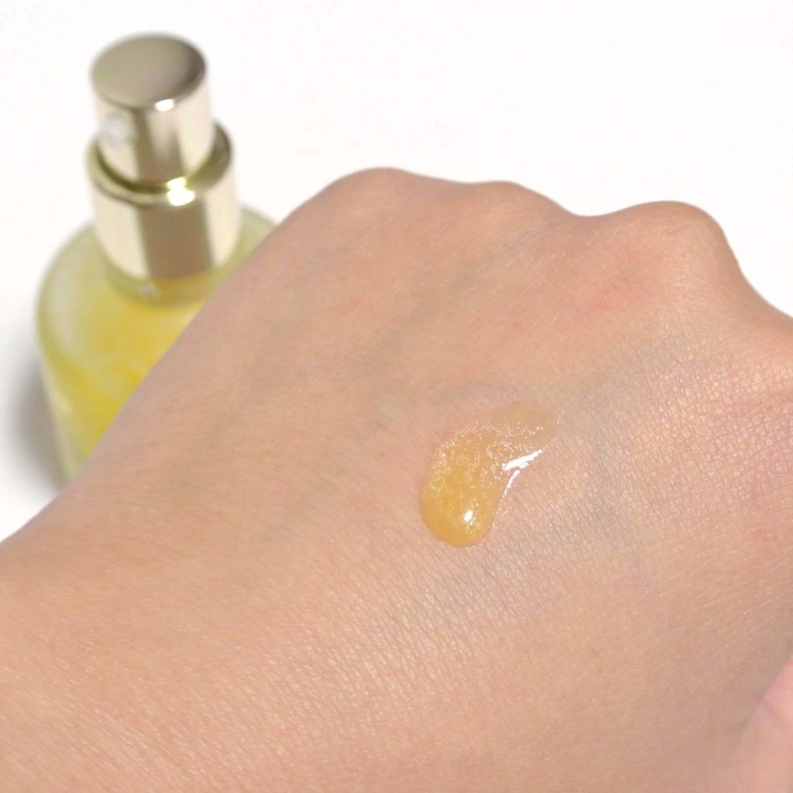 ホワイトトリュフダブルレイヤーリバイタライジングセラム/ダルバ/美容液を使ったクチコミ（3枚目）