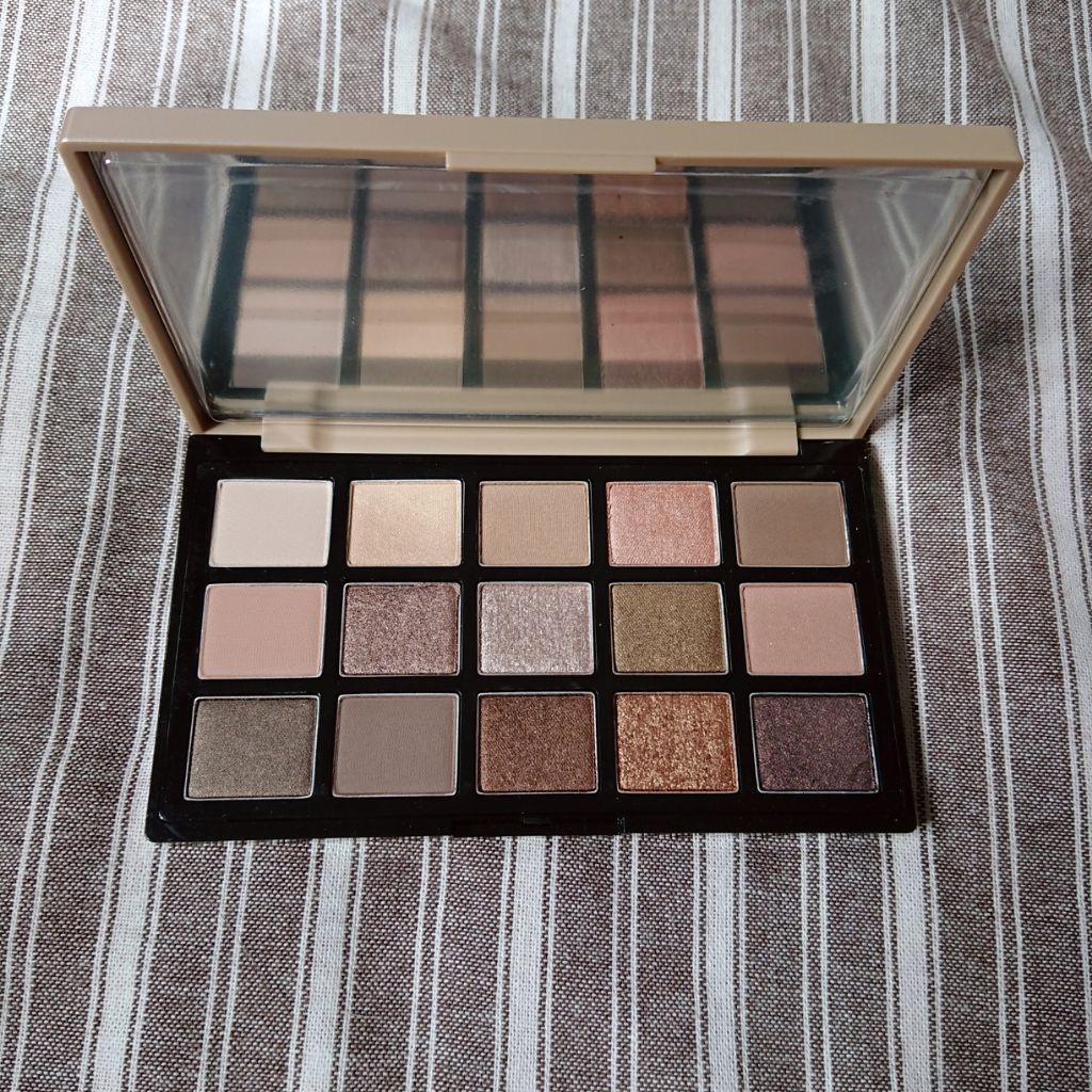 プレイカラーアイパレット トレンチコートショールーム/ETUDE/アイシャドウパレットを使ったクチコミ（2枚目）