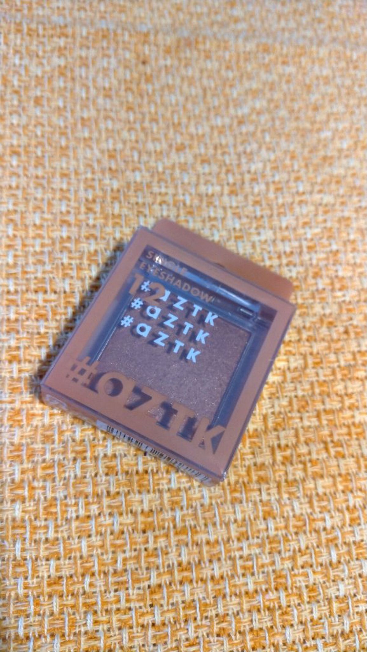 シングルアイシャドウ/aZTK/単色アイシャドウを使ったクチコミ(1枚目)