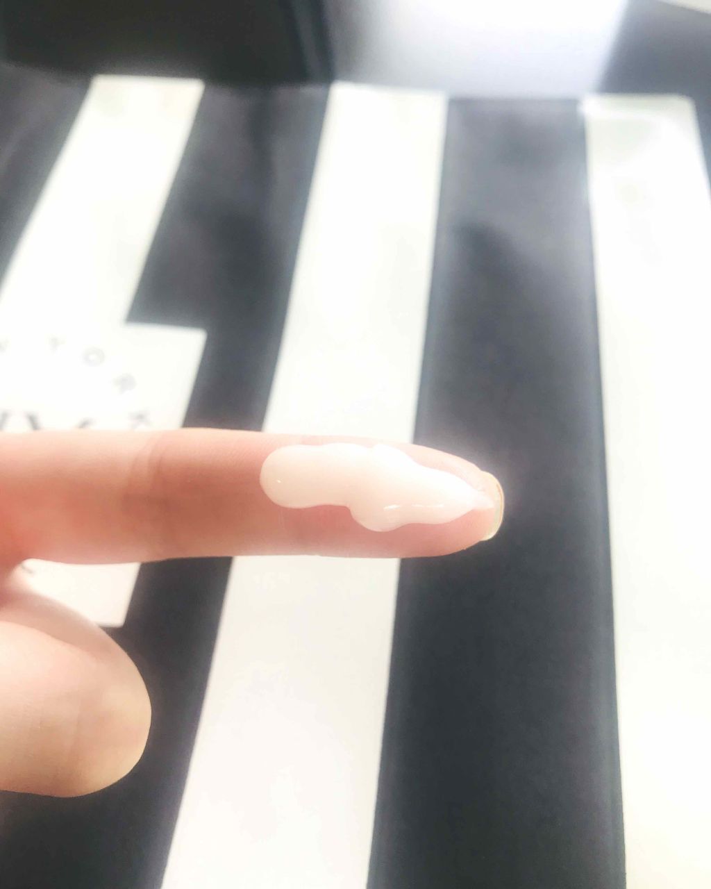 テール ド ルミエール ハンドクリーム/L'OCCITANE/ハンドクリームを使ったクチコミ（3枚目）