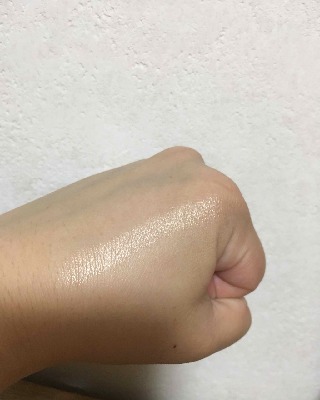 マスターストロビングスティック 01 ヌード/MAYBELLINE NEW YORK/ジェル・クリームチークを使ったクチコミ（2枚目）