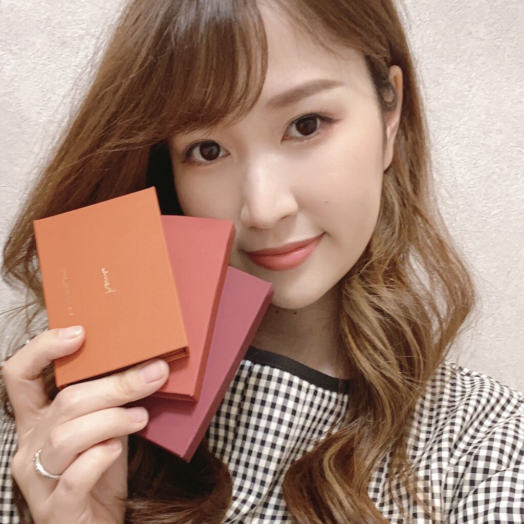 話題の台湾コスメ
ヒーミーのアイシャドウについて投稿します。

heme eye color palette 

プラザで購入できる3色を購入しました。
プラザだと1900円くらいだと思います。
ピンコイというアプリだと1600円くらいで買