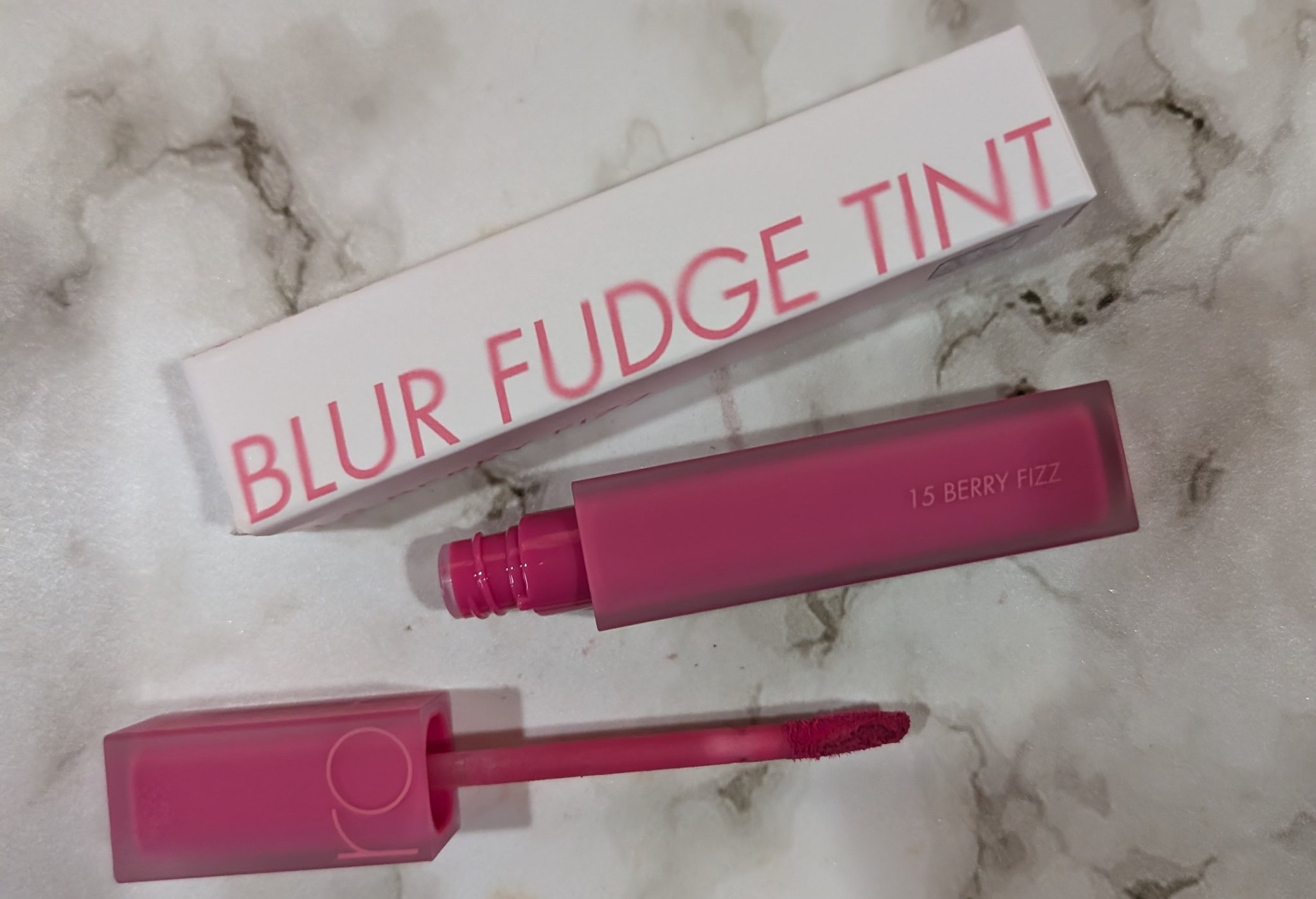 rom&nd ブラーファッジティント 15 ベリフィズ(BERRY FIZZ)/rom&nd/リップティントを使ったクチコミ（1枚目）