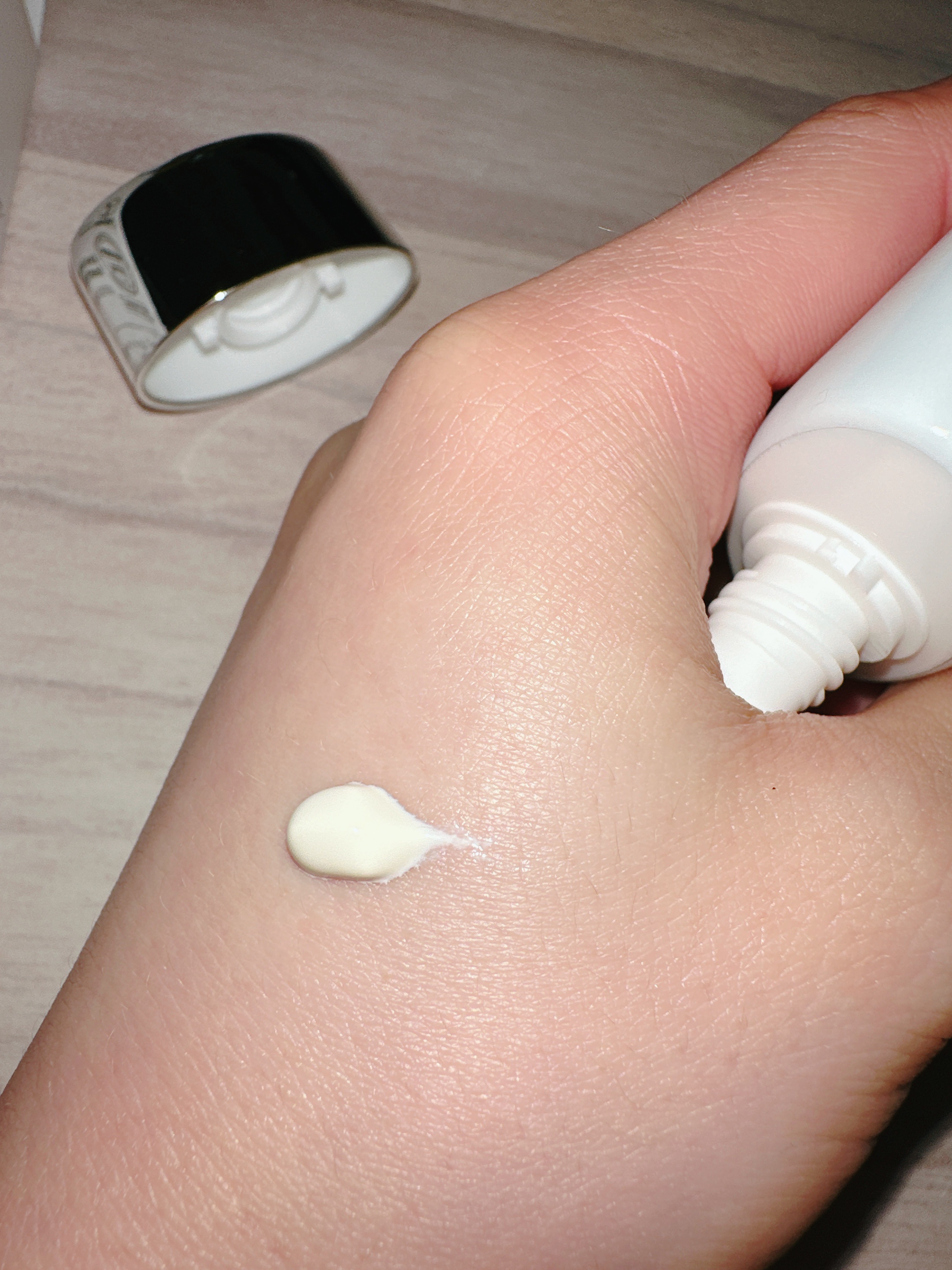 ダルバ ウォータフル エッセンス サンクリーム/ダルバ/日焼け止めクリームを使ったクチコミ（3枚目）