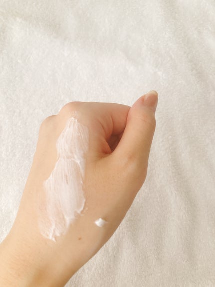 オハナ・マハロ フレグランス ハンドクリーム ピカケ アウリィ/OHANA MAHAALO/ハンドクリームを使ったクチコミ(4枚目)