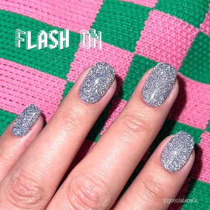 ぴよこれいと あうるす on LIPS 「マイネイル。フラッシュラメって、色が沈んだり、あまり綺麗に光ら..」(4枚目)