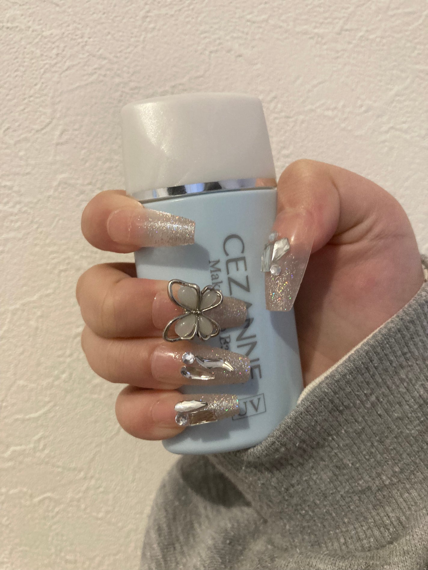 さとる on LIPS 「セザンヌの下地でおすすめの色ありますか?(姉が持ってます)今姉..」(1枚目)