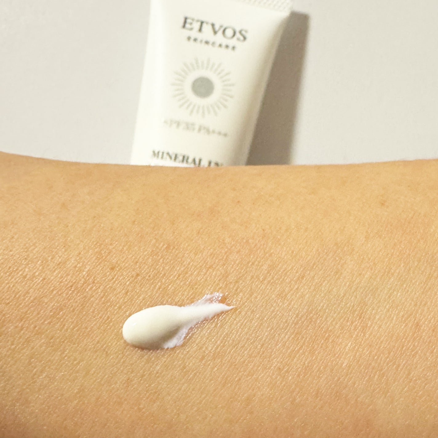 ミネラルUVアクアセラム/エトヴォス/美容液を使ったクチコミ(4枚目)