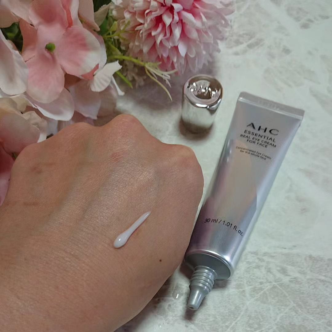 エッセンシャル リアル アイクリーム フォーフェイス/AHC/アイケア・アイクリームを使ったクチコミ(4枚目)