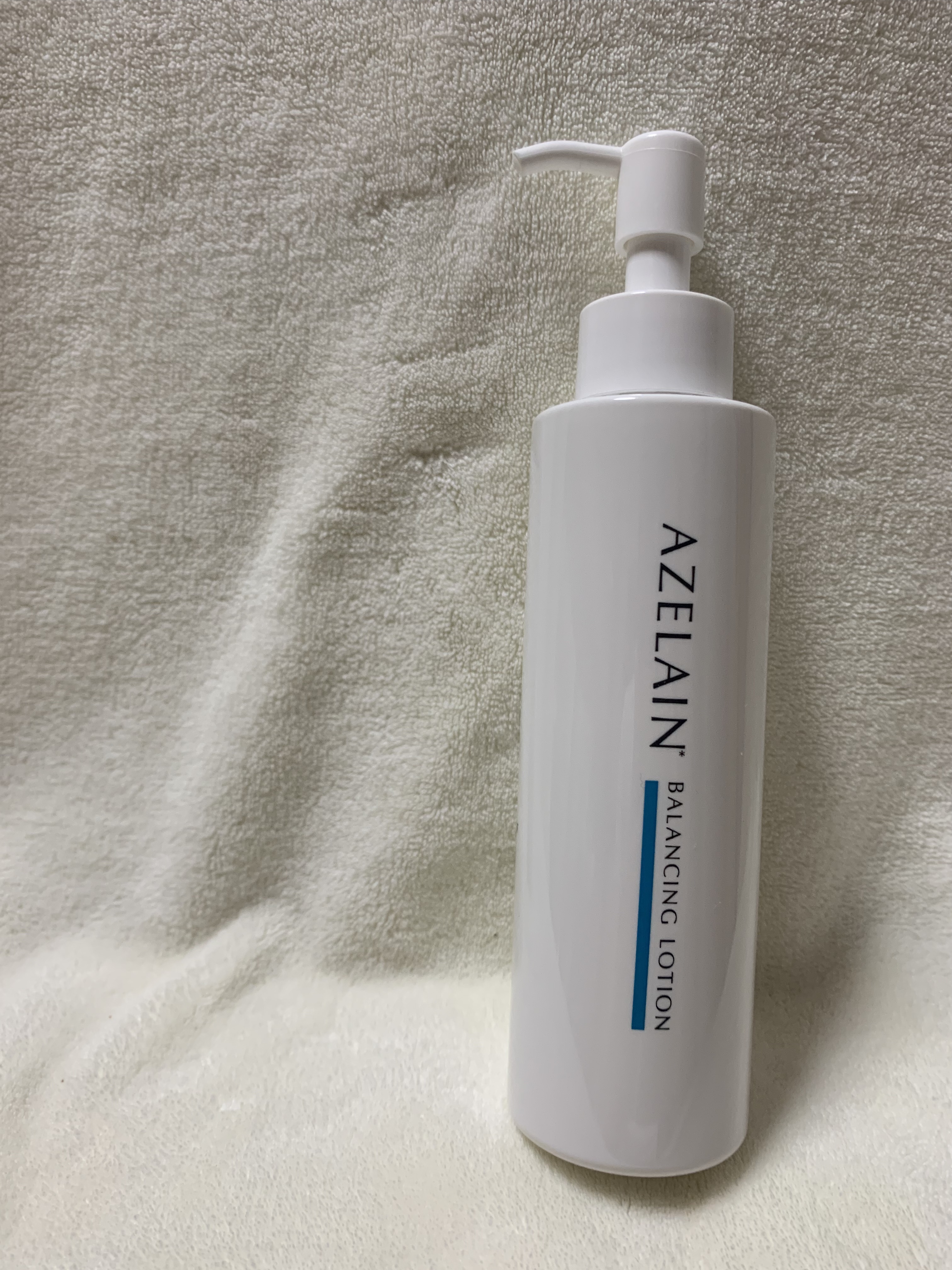 AZELAIN AZLAIN　化粧水　AZバランシングローションのクチコミ「シャバっとしたテクスチャーで指の隙間から滴るくらいです。
ですが、ポンプ式なので使いやすいです.....」（1枚目）