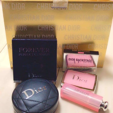 年末年始のお買い物第2段♡

Dior
*ディオールスキン フォーエヴァー クッション 
*ディオール バックステージ ロージー グロウ 
(スプリング コレクション 2020 限定色 003パール) 