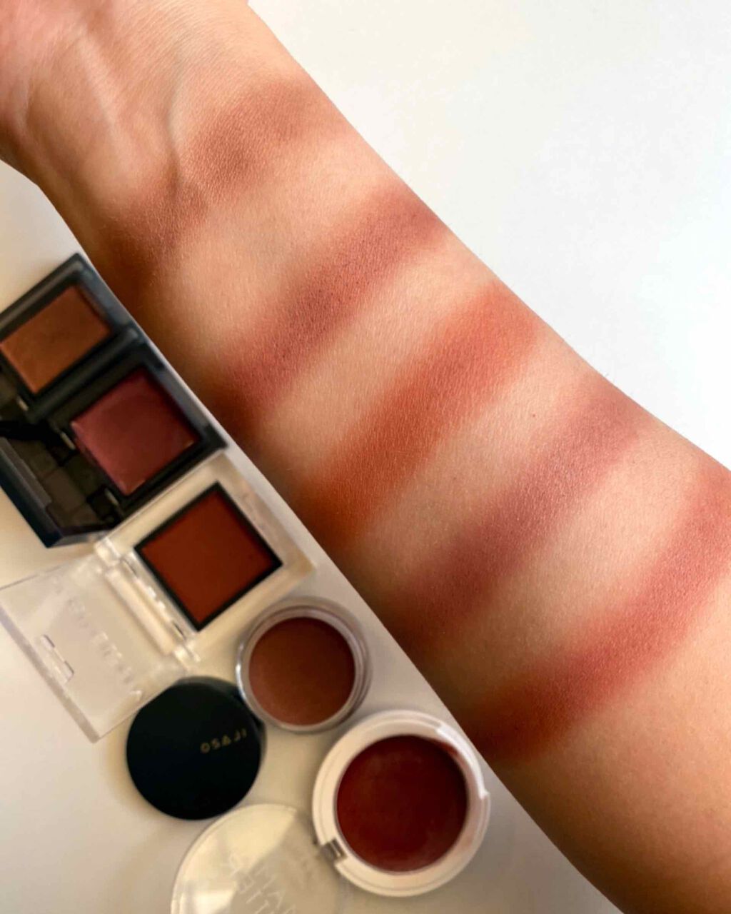 インフィニトリー カラー 16 バーガンディー/Celvoke/ジェル・クリームチークを使ったクチコミ（3枚目）