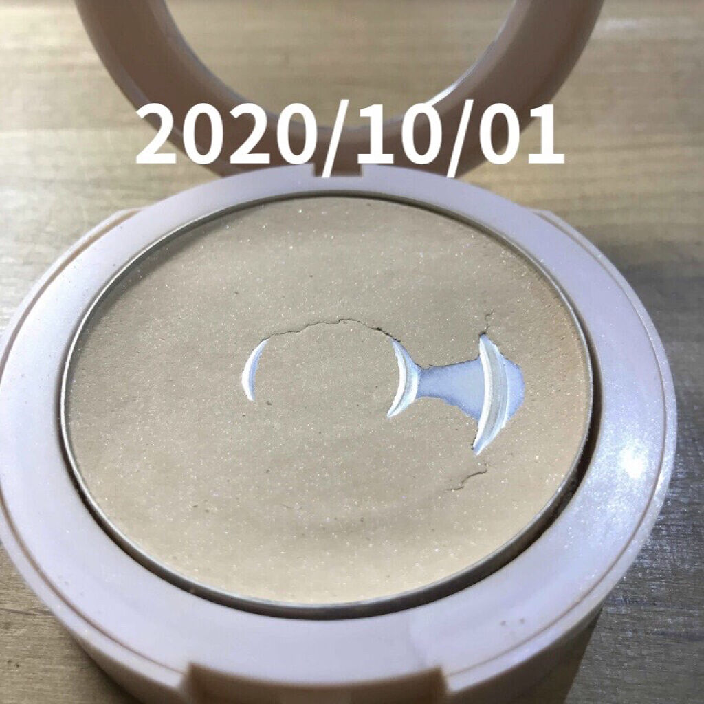 スキンライト プレスト パウダー 101 ベア ライト/REVLON/プレストパウダーを使ったクチコミ（2枚目）