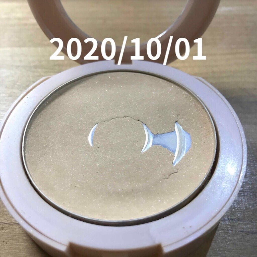 スキンライト プレスト パウダー/REVLON/プレストパウダーを使ったクチコミ(2枚目)