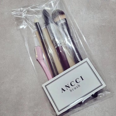 Ancci brush ebony 11のクチコミ「久しぶりのアンシブラシ購入品👏🏻✨

下地用ブラシと、ふわっと発色してくれるチークブラシと、ア.....」（2枚目）