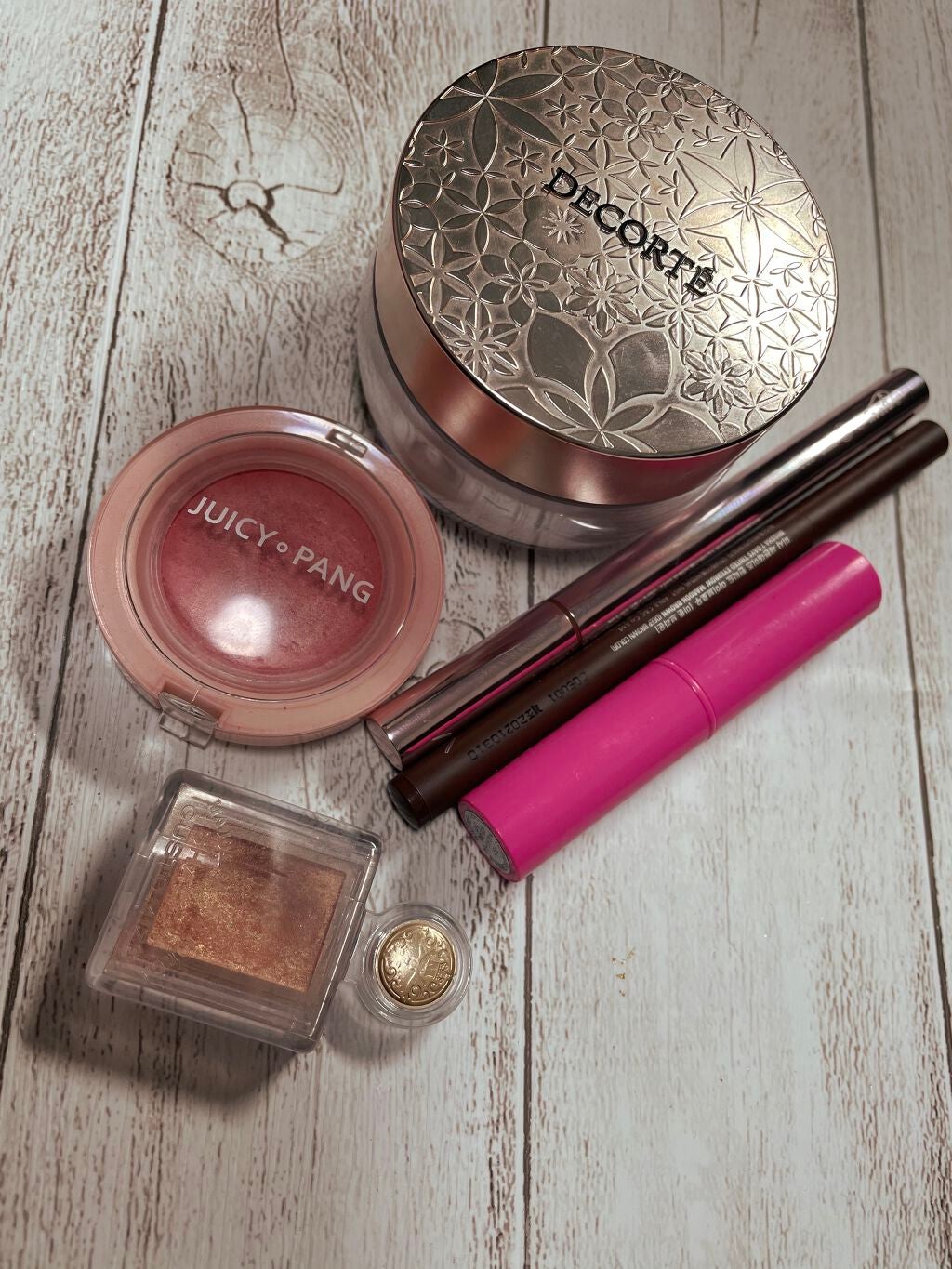 シャドーカスタマイズ/MAJOLICA MAJORCA/単色アイシャドウを使ったクチコミ(4枚目)