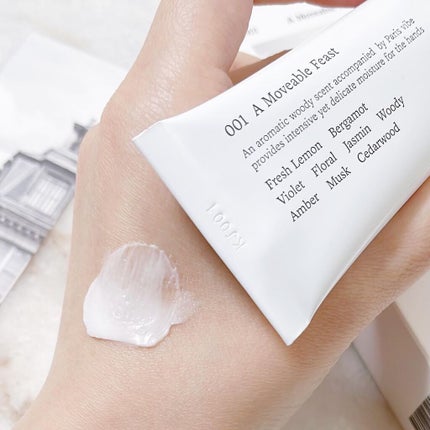 DPU モイスチャーパフュームハンドクリームのクチコミ「
DPU🤍
Moisture Perfume Hand Cream
001.A .....」(3枚目)