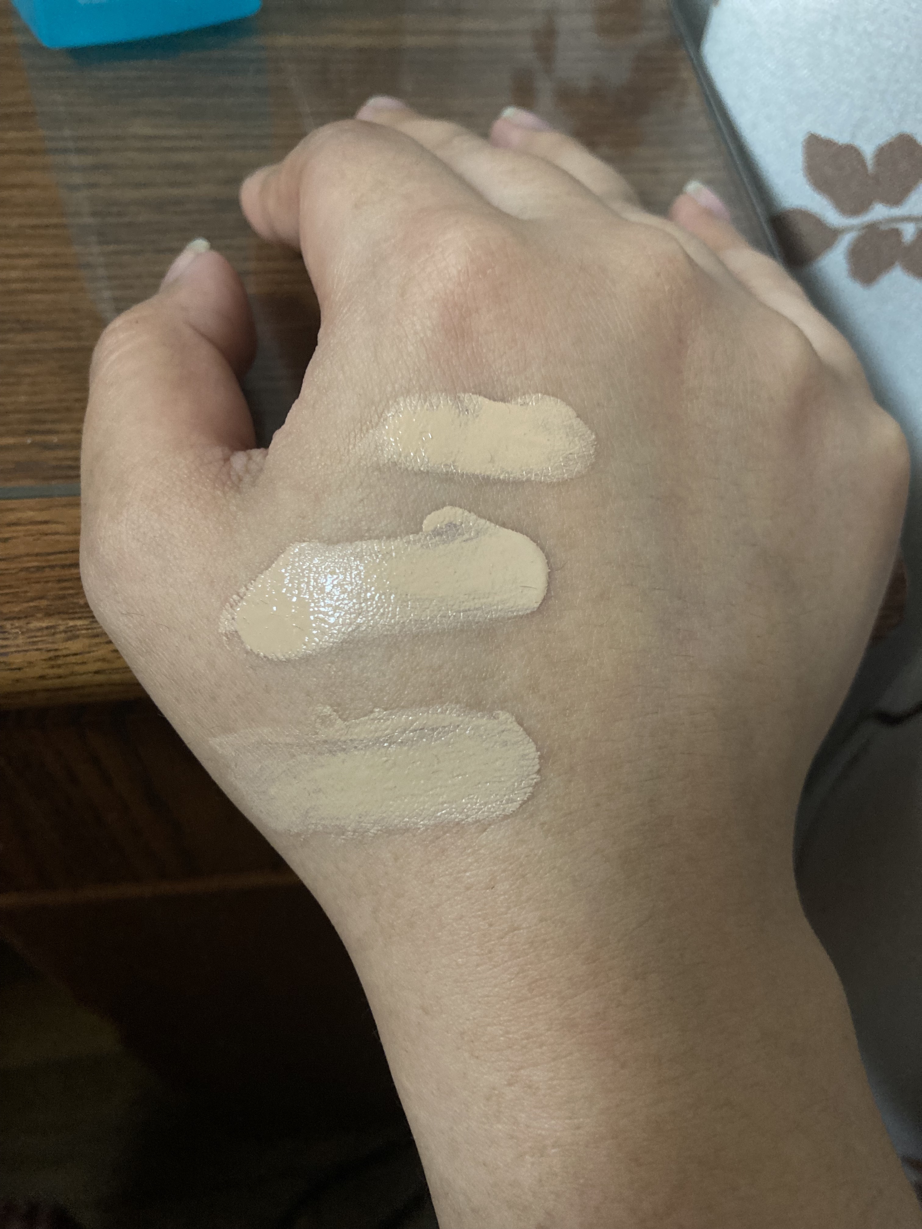 カラーステイ ロングウェア メイクアップ 240 ミディアム ベージュ/REVLON/リキッドファンデーションを使ったクチコミ（1枚目）