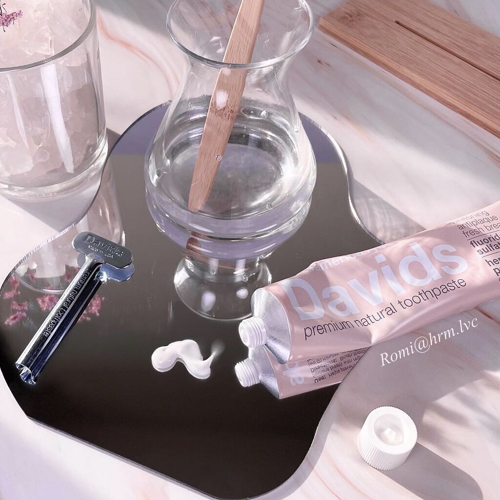 Davids ホワイトニングトゥースペースト ハーバルシトラスミントのクチコミ「歯磨き粉何使ってる？？

Davids ディヴィッズ ホワイトニングトゥースペースト ハーバル.....」（2枚目）