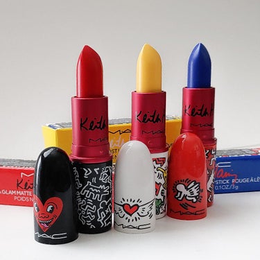 【M.A.C VIVA GLAM x Keith Haring】
キース・ヘリングコラボのコレクションです🔴🟡🔵
レッド ヘリング / セイント マークス イエロー / カナル ブルー
3,300円(税