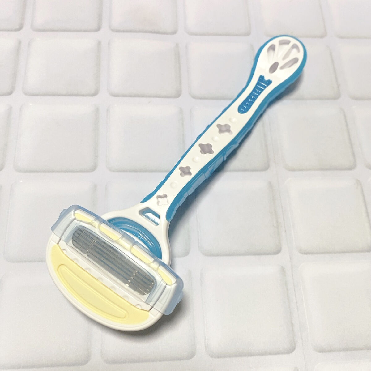 アクアフィット　敏感肌用 2本入/貝印/シェーバーを使ったクチコミ（2枚目）