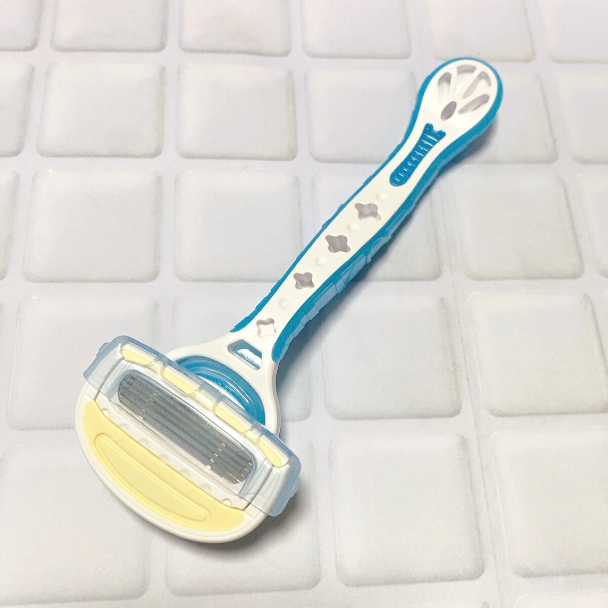 アクアフィット 敏感肌用 2本入/貝印/シェーバーを使ったクチコミ(2枚目)