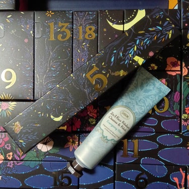 SABON　2023年アドベントカレンダー開封５日目🎁

5日目はフェイスポリッシャー❥❥リフレッシング

夏場に超愛用してるフェイスポリッシャーが出てくれてうれしい。
しかもトリオサイズ😳
ガラス容器