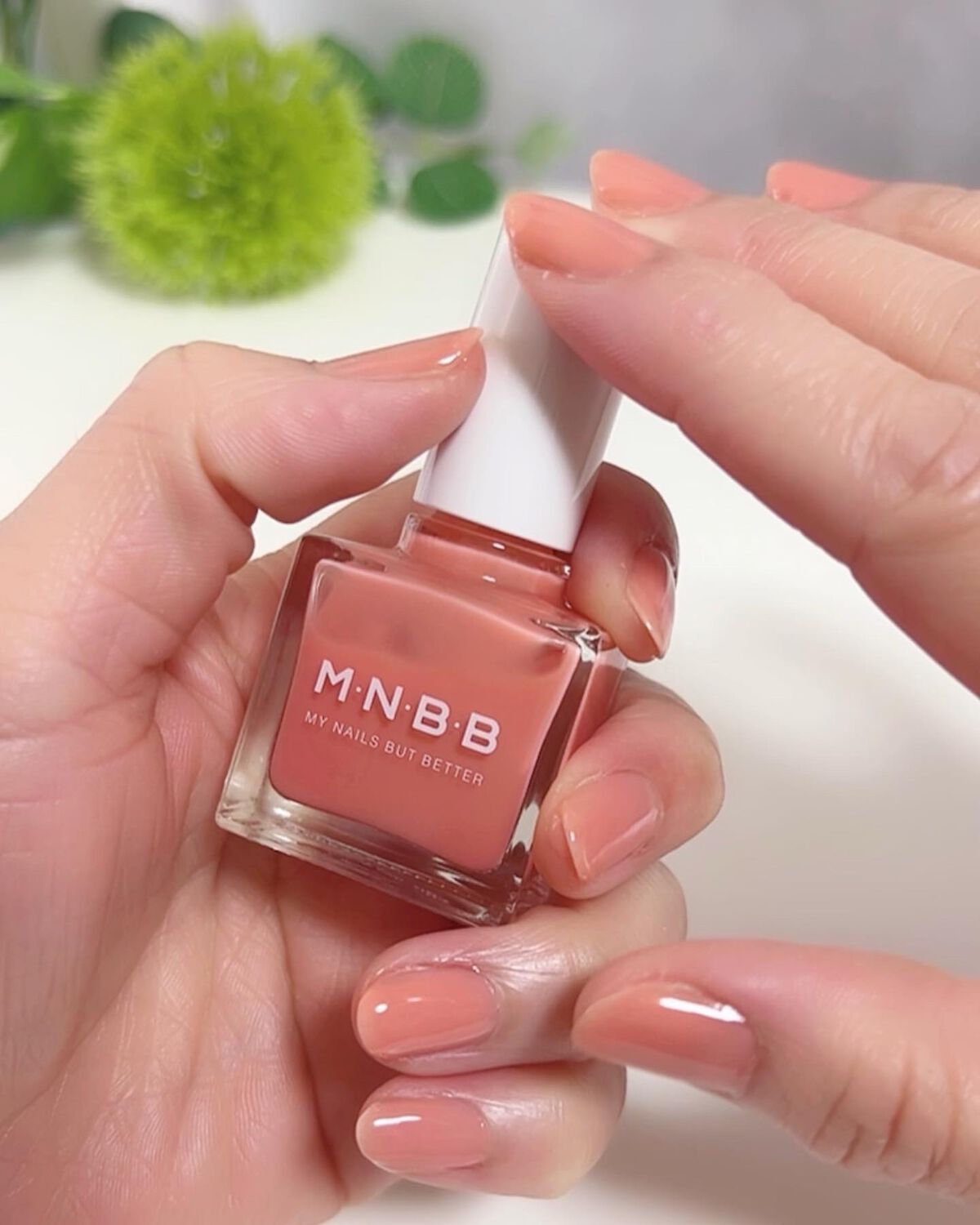 パーフェクトネイルコート グロッシー/M･N･B･B/オールインワンネイルを使ったクチコミ（2枚目）