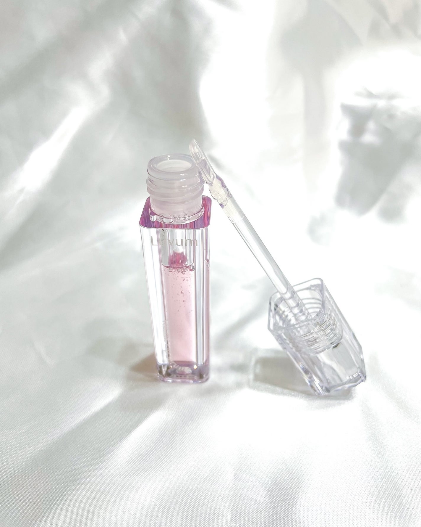 ラビューム ボリュームリップセラム/Luvum/リップグロスを使ったクチコミ(3枚目)