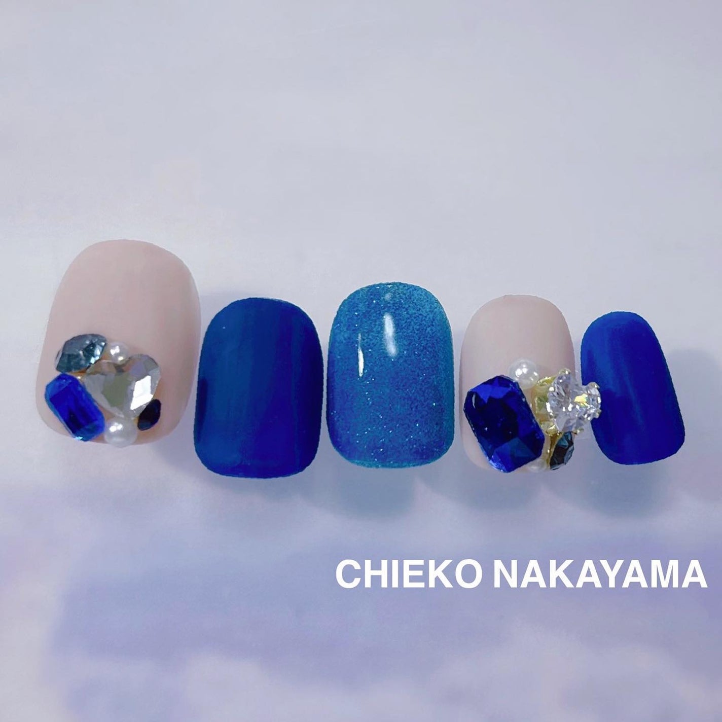 なかやまちえこ on LIPS 「去年の冬ぶりフラッシュグリッター📸フラッシュで光ります✨365..」(1枚目)