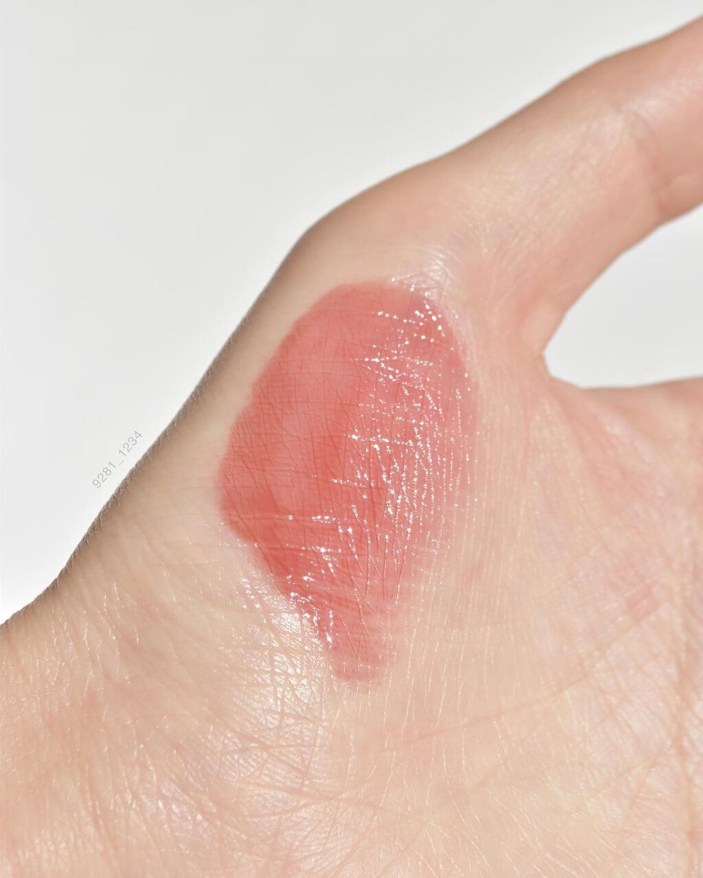 ジューシーラスティングティント/rom&nd/リップティントを使ったクチコミ（2枚目）