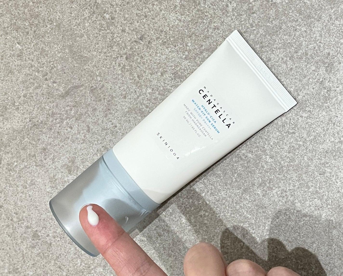 ヒアルーシカ ウォーターフィット サンセラム/SKIN1004/日焼け止めローションを使ったクチコミ(2枚目)